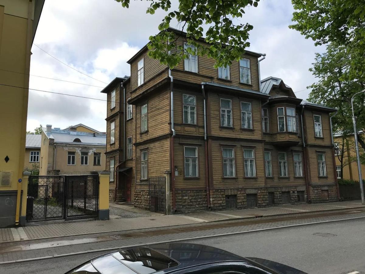 1 Bedroom Apartment Near Kadriorg Swan Pond Tallinn Exterior foto